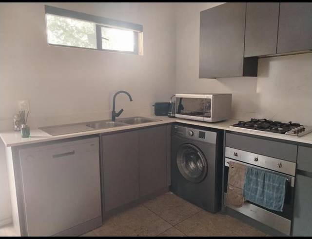 1 BEDROOM PROPERTY TO RENT IN HYDE PARK